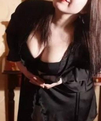 Я нежная и заботливая, всегда стараюсь создать атмосферу полного расслабления и удовольствия. Живу в Москве и готова встретиться с тобой в уютной обстановке или приехать к тебе. Мои услуги включают все, что ты можешь себе представить – от классического секса до фетиша и ролевых игр. У меня есть отличные отзывы от клиентов, которые были в полном восторге от нашей встречи. Фото со мной ты найдешь в моем профиле. Давай создадим незабываемые воспоминания вместе! 😉 4276, 32 года